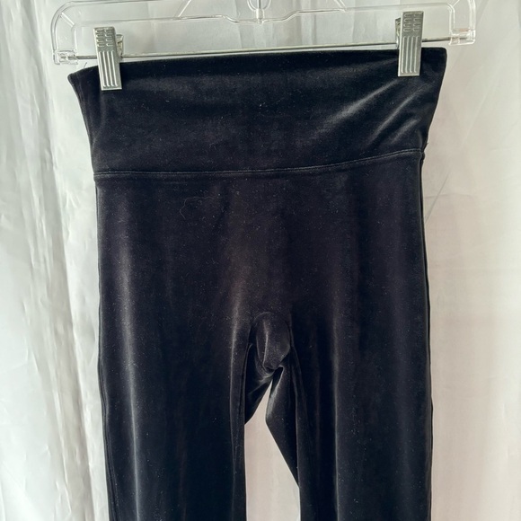 NWOT SPANX VELVET LEGGINGS Black SZ S /P. - Picture 5 of 10